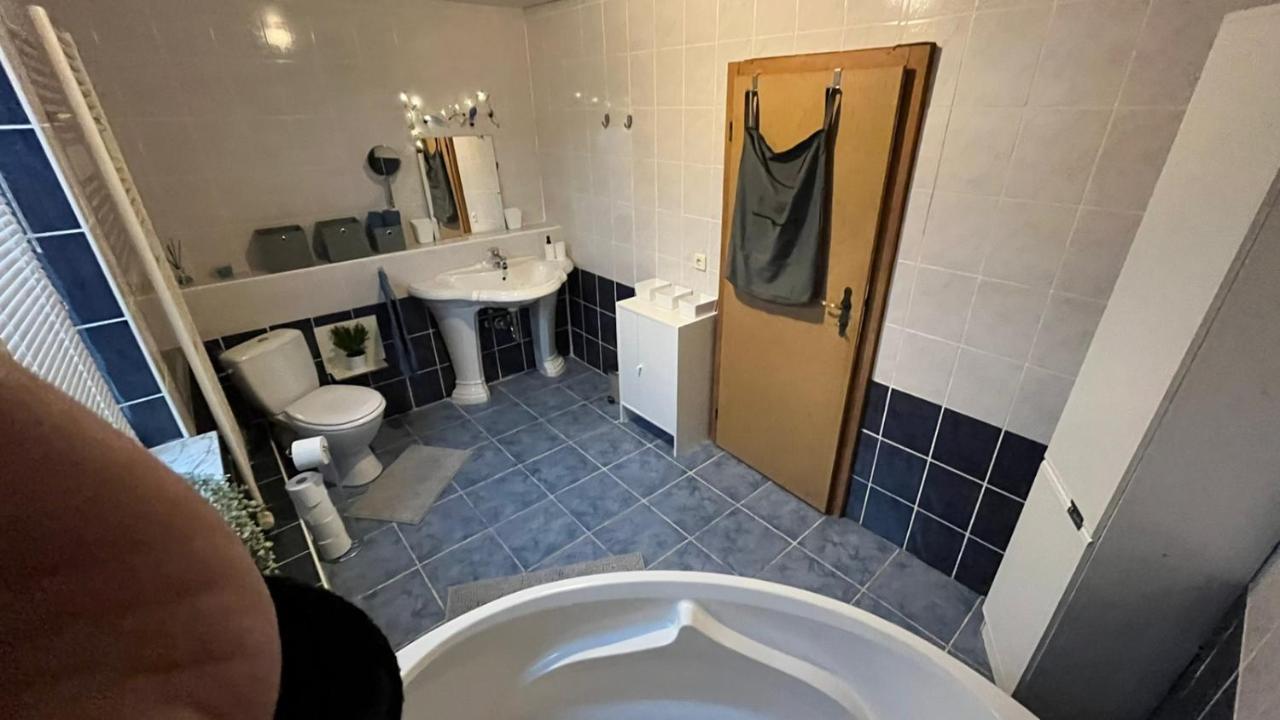 Monteure, Ganzes Haus, Schwarzheide, Haus 1 Apartment Ngoại thất bức ảnh